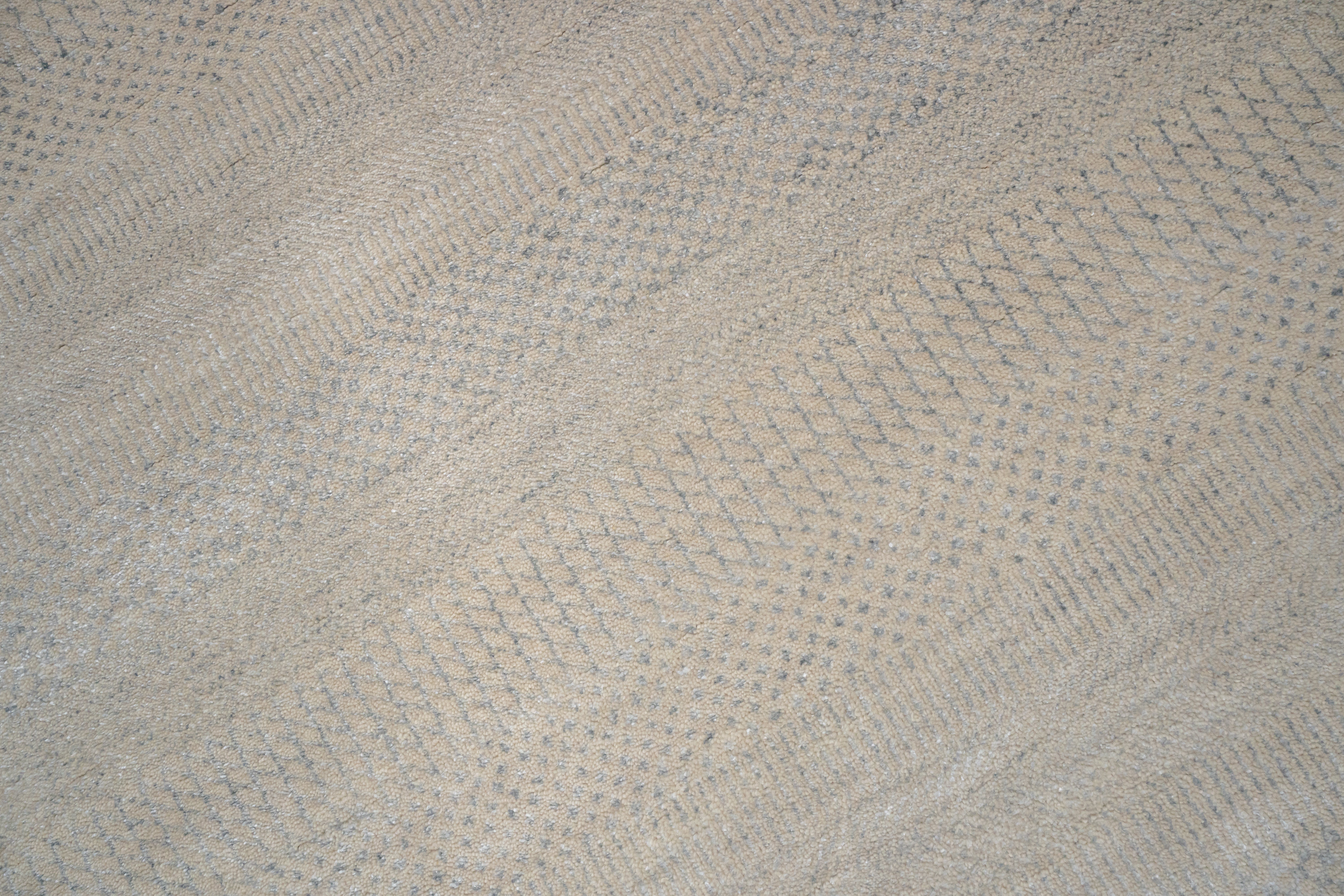 Handknotted Rug  DIA: 34 MCN Dark Vanilla & Philippine Gray